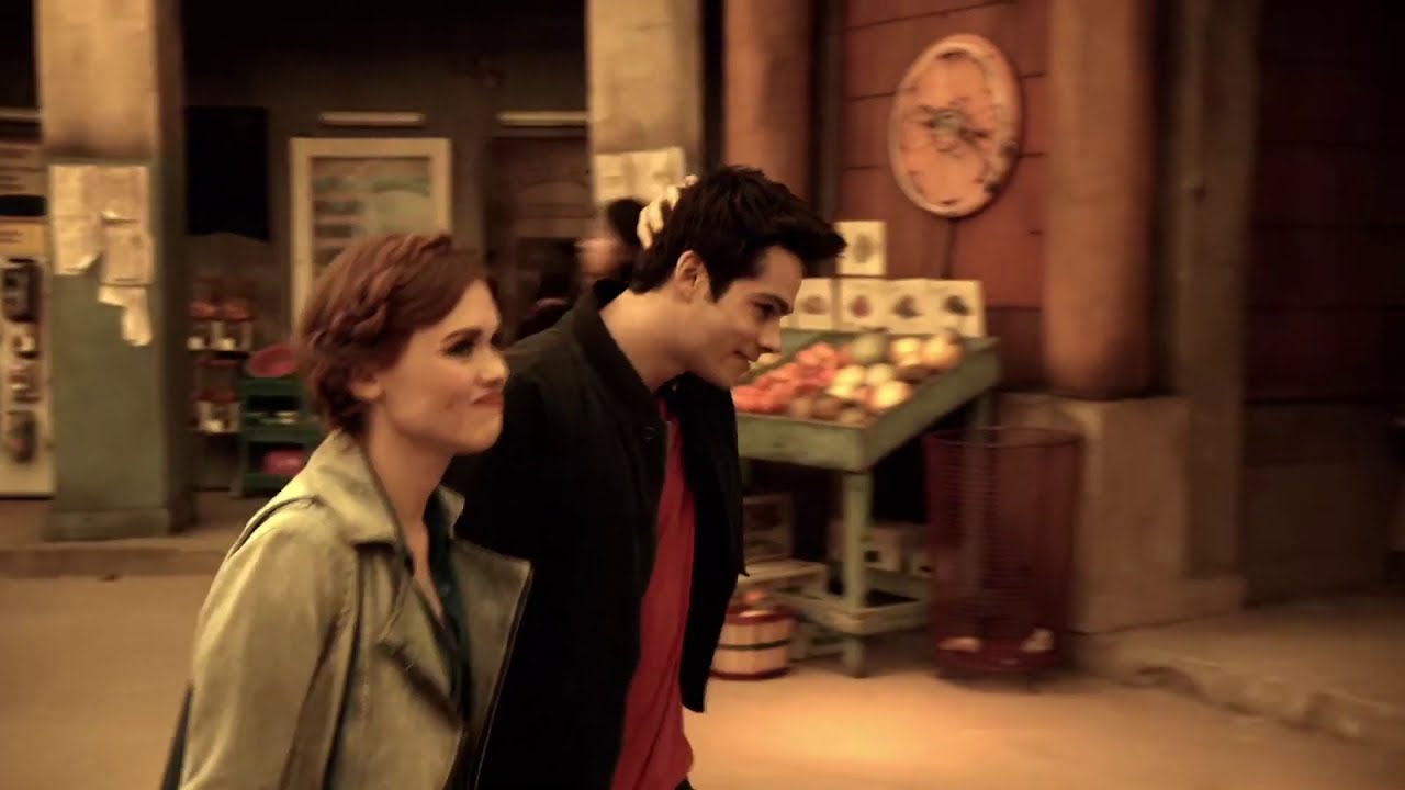 HDlogoless+no bg music Stiles scenepack Season 4 MEGA LINK IN DESCRIPTION