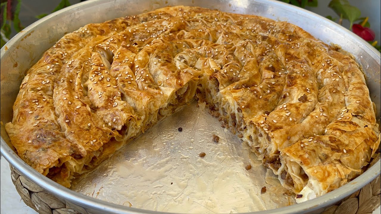 Sadece 3 YUFKAYLA  Bir Tepsi BÖREK📣El AÇMASI Lezzetinde Kıymalı Kol Böreği😋💯