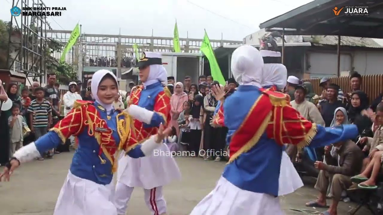 MANTAP...!!! GITA SWARA MARCHING BAND SMK BHAPAMA PERFORM DI BUMI JAWA