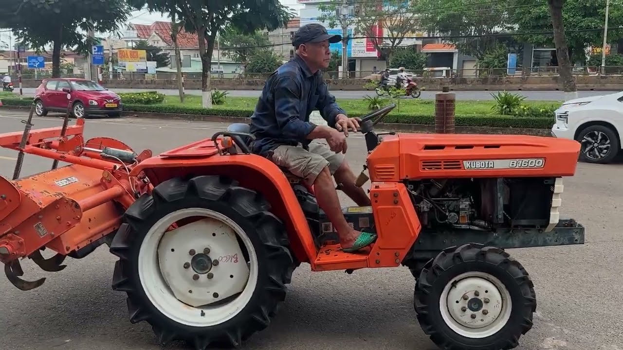 Báo giá Kubota B1600 mới về đẹp long lanh. Thuận Máy Cày 035.829.1644