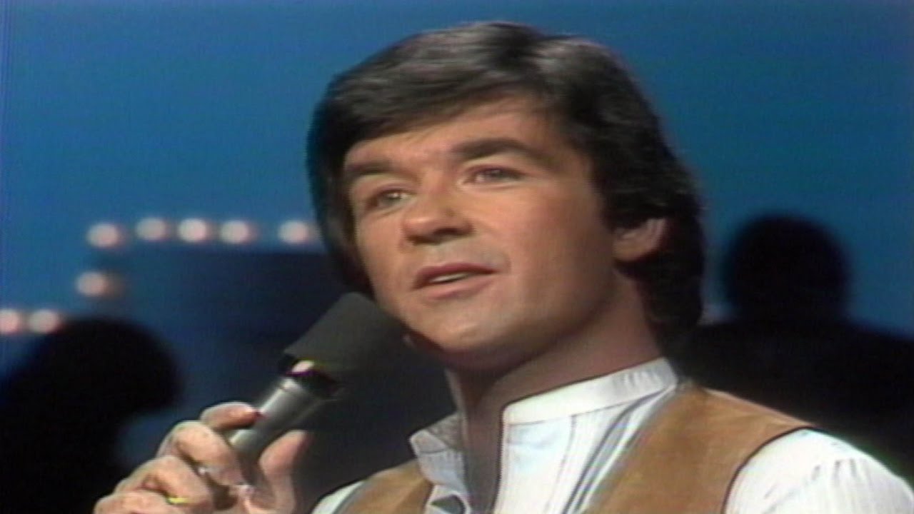 Alan Thicke pays tribute to hometown Elliot Lake, Ont., in 1978