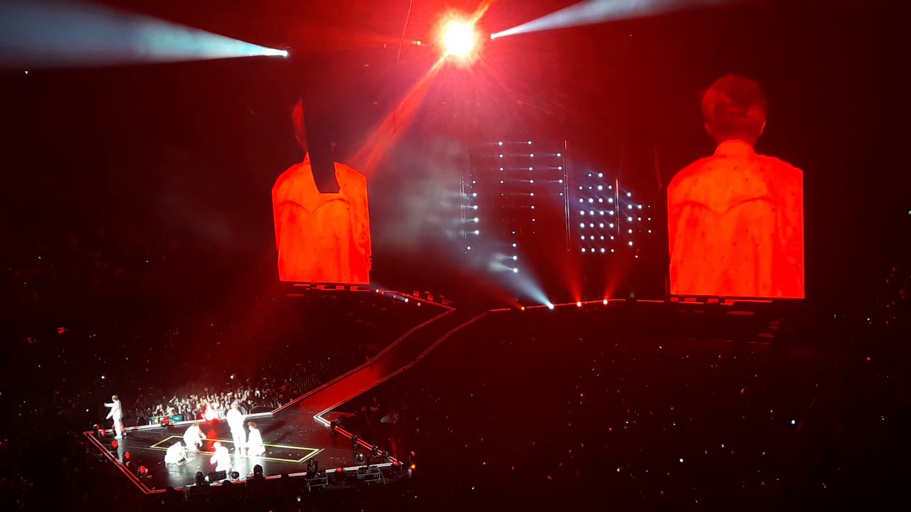 21 Mic Drop (Remix) (BTS Love Yourself Tour - Live @ Ziggo Dome - Amsterdam 181013)