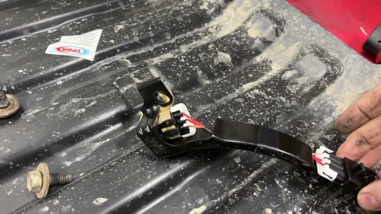 08-13 Sierra/Silverado (GMT900) Cam Position Sensor Re&Re