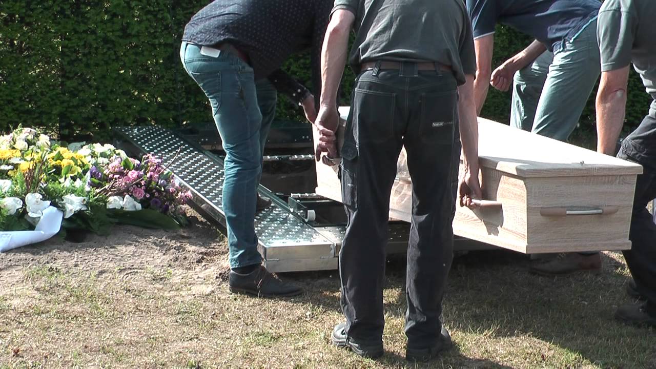 INNO 2000, Gang Grating & Grave Covering demonstration video - HONOR funeral products