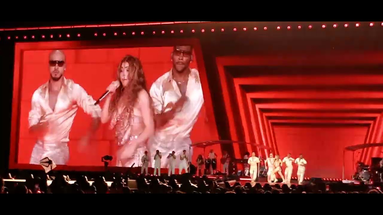 Shakira - Chantaje (Estadio Akron, Guadalajara, M&eacute;xico 06/09/25) LMYNLWT