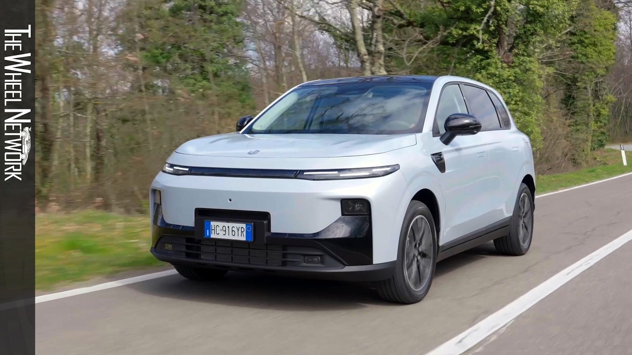 2026 Leapmotor B10 REEV | Galaxy Silver | Driving, Interior, Exterior [4K]