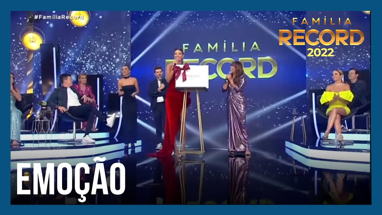 Renata Alves faz discurso emocionante para Jakelyne Oliveira | Família Record