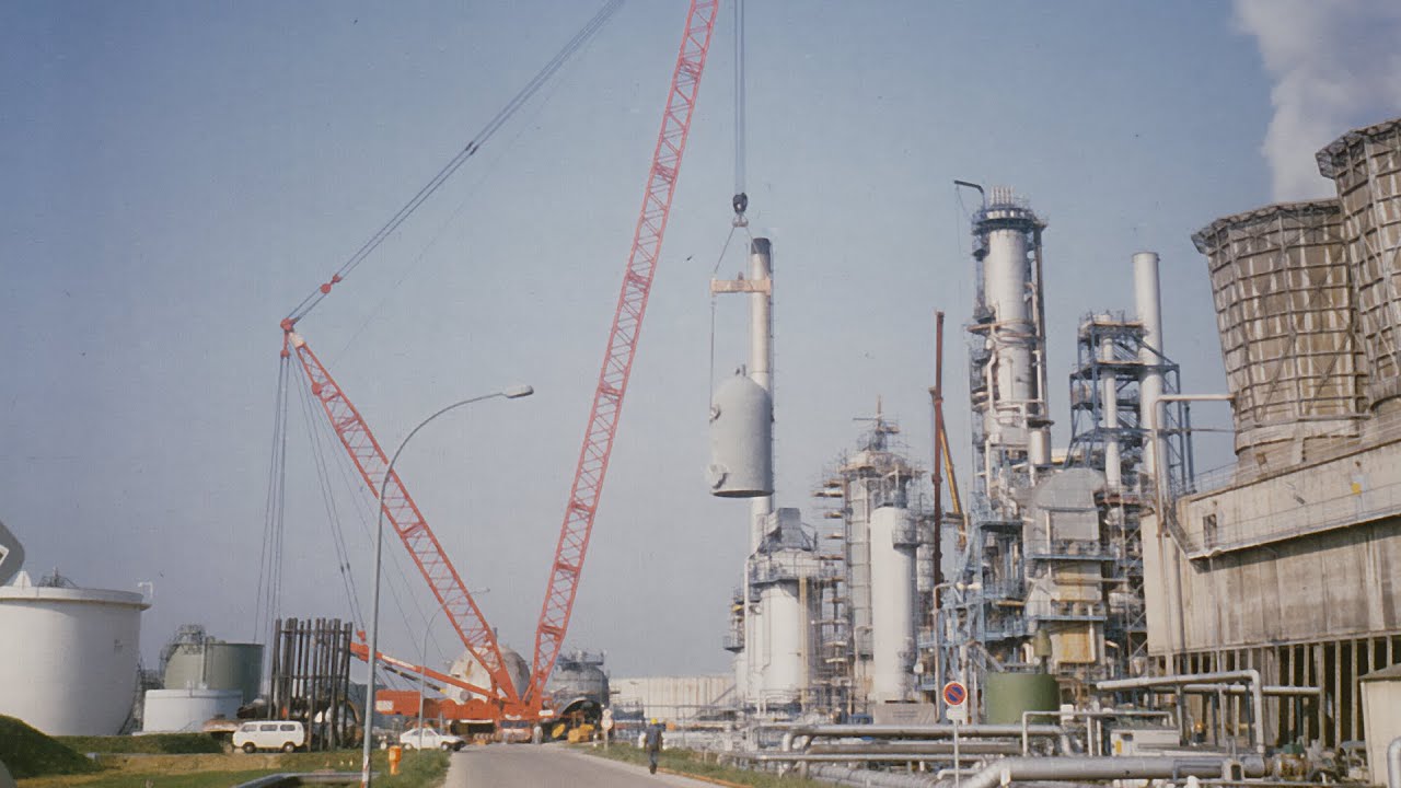 Erweiterung der Katalytischen- Crack- Anlage in der Esso-Raffinerie Ingolstadt im Stillstand 1988