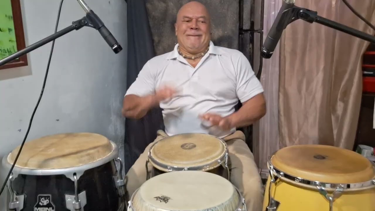 Regalo de año nuevo,Mario Sevilla piano y timbas.