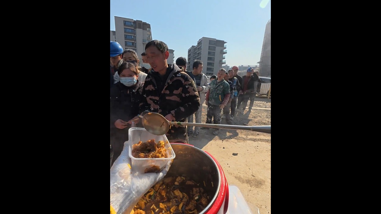摆摊两个月啦，阿飞想对大家说说心里话，首先感谢所有一直在支持我的粉丝朋友，正是有你们，才让我有了坚持做下去的动力，之前的我就是一个普普通通的在装修公司上班的设计师，因为公司的变动，我失业了，那段时间经
