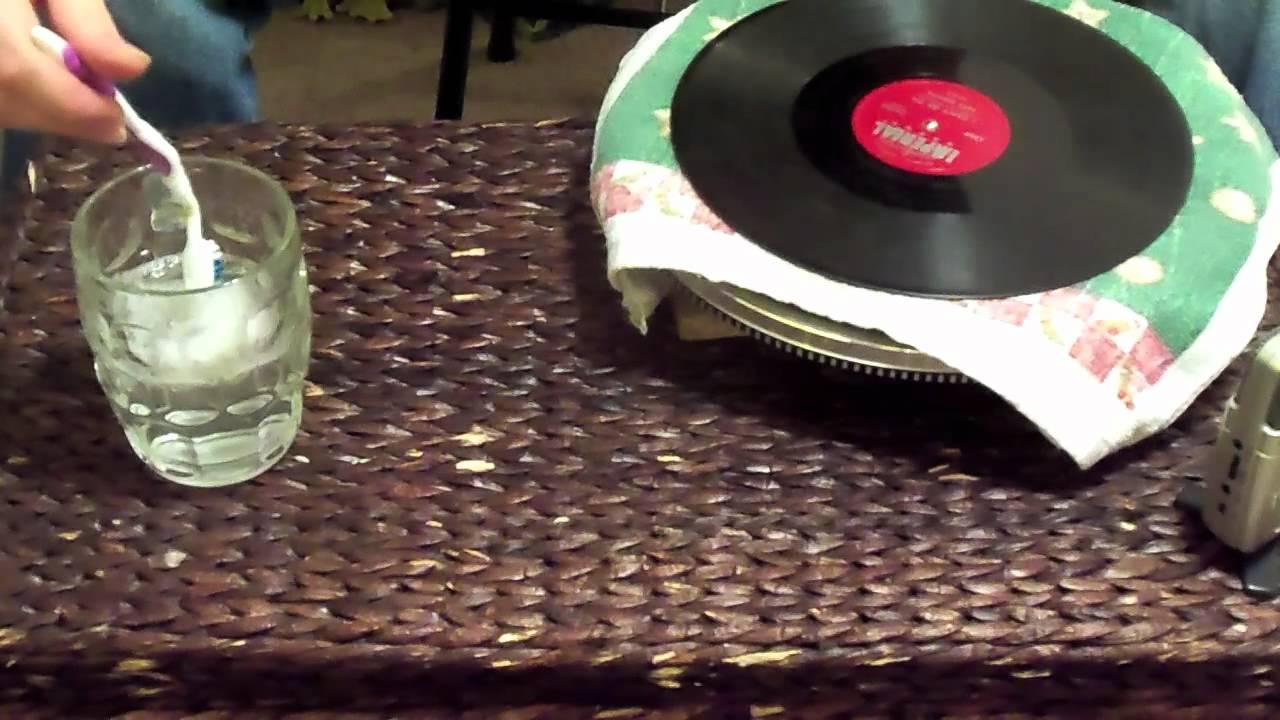 How to clean a 78 RPM record