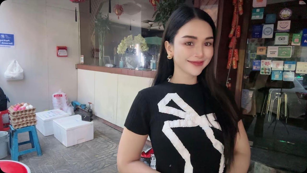 LIVE Street Café - Welcome Family 🤗 Ploysai Coffee Lady in Bangkok Thailand - Thai Street Food
