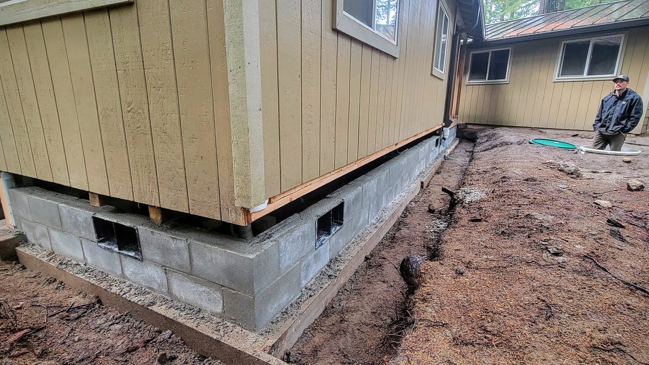 Строительство стен из бетонных блоков и септических стояков в My Cabin
