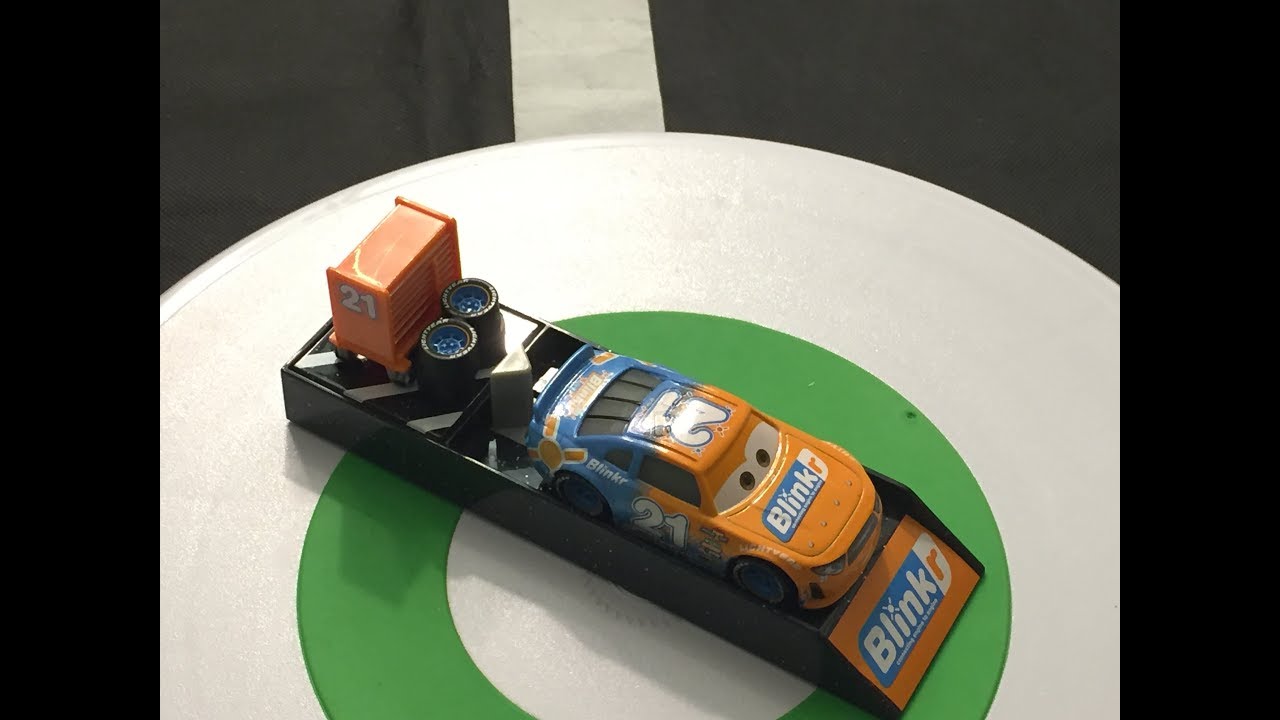 Disney Pixar Cars 3 Speedy Comet with Launcher (Blinkr #21)
