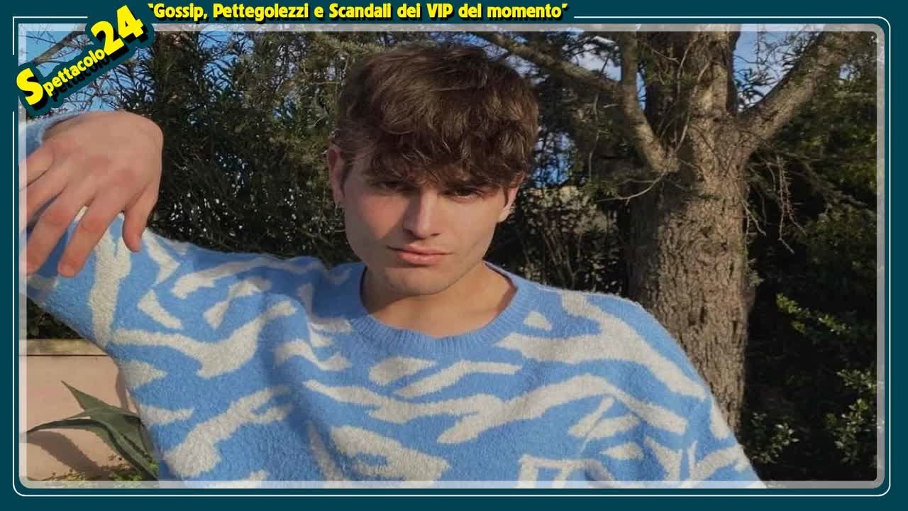 Omofobia, Lorenzo Sabato picchiato da cinque ragazzi: chi è il tiktoker? FOTO