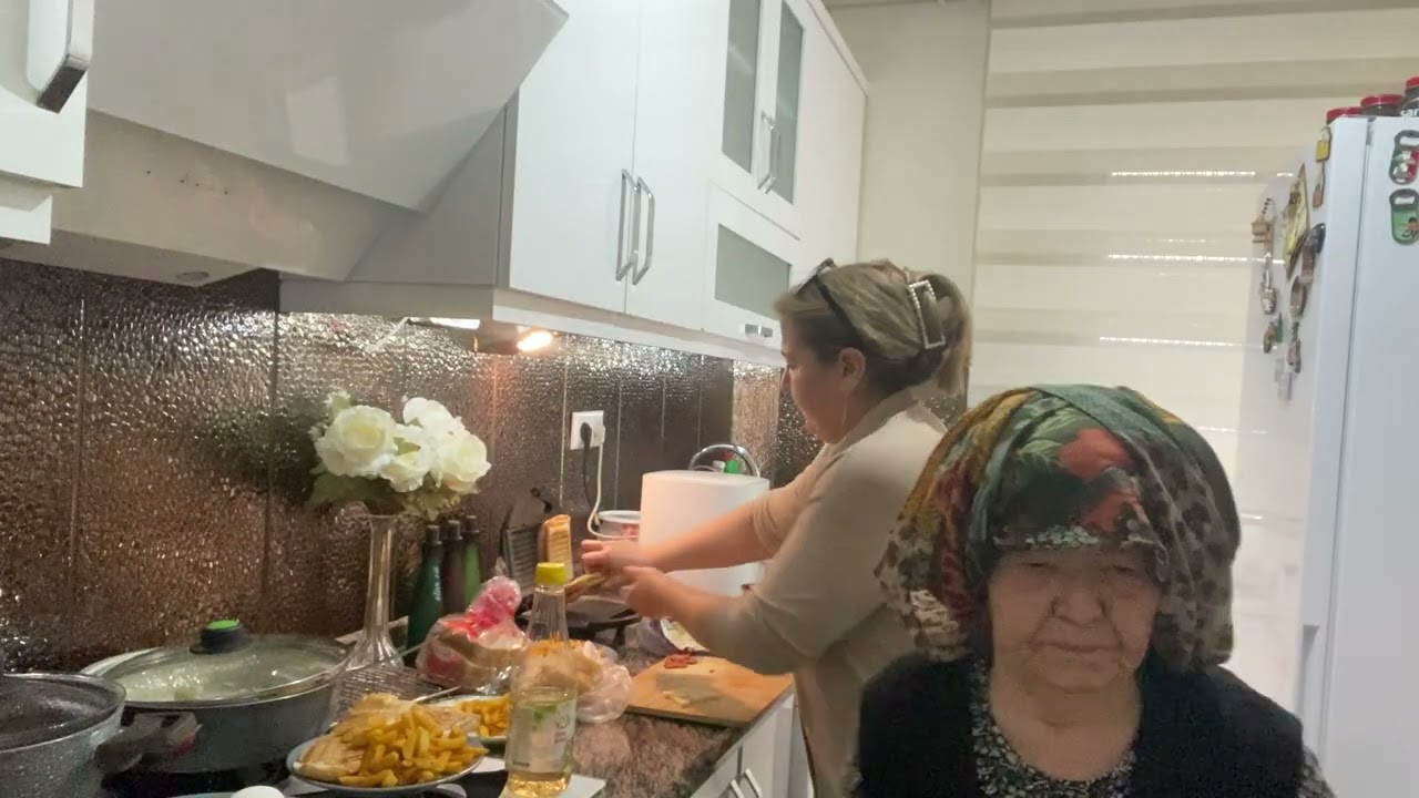 “Eve geç geldik tost yapıyorum “