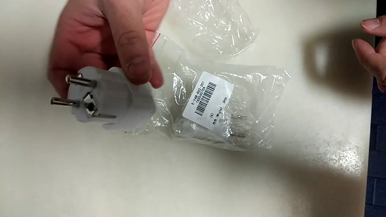 Adaptador de tomada Universal para Europeu