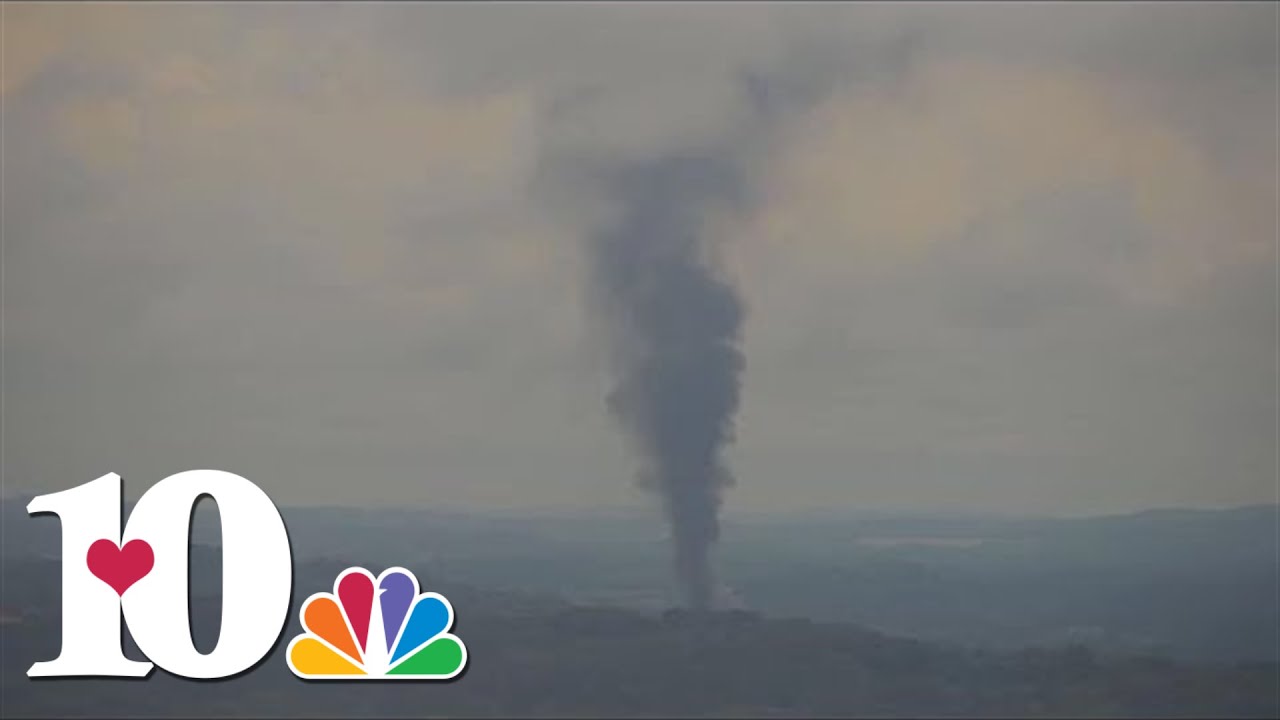 WATCH: Large plume of smoke spotted over Knoxville after car catches fire at Junk Car Mafia