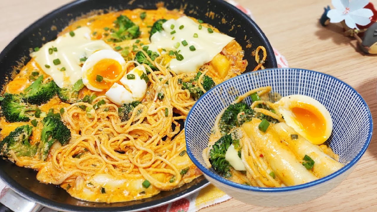 TTEOKBOKKI SAUCE CARBONARA ÉPICÉE / RECETTE CORÉENNE