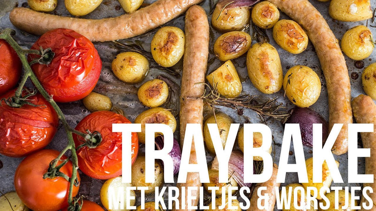 Traybake met krieltjes en worstjes | OhMyFoodness