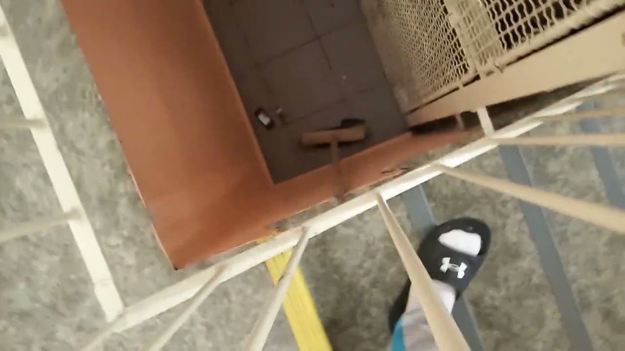 1 d&iacute;l ničen&iacute; Nokia 2330 a tohle se stalo 😱