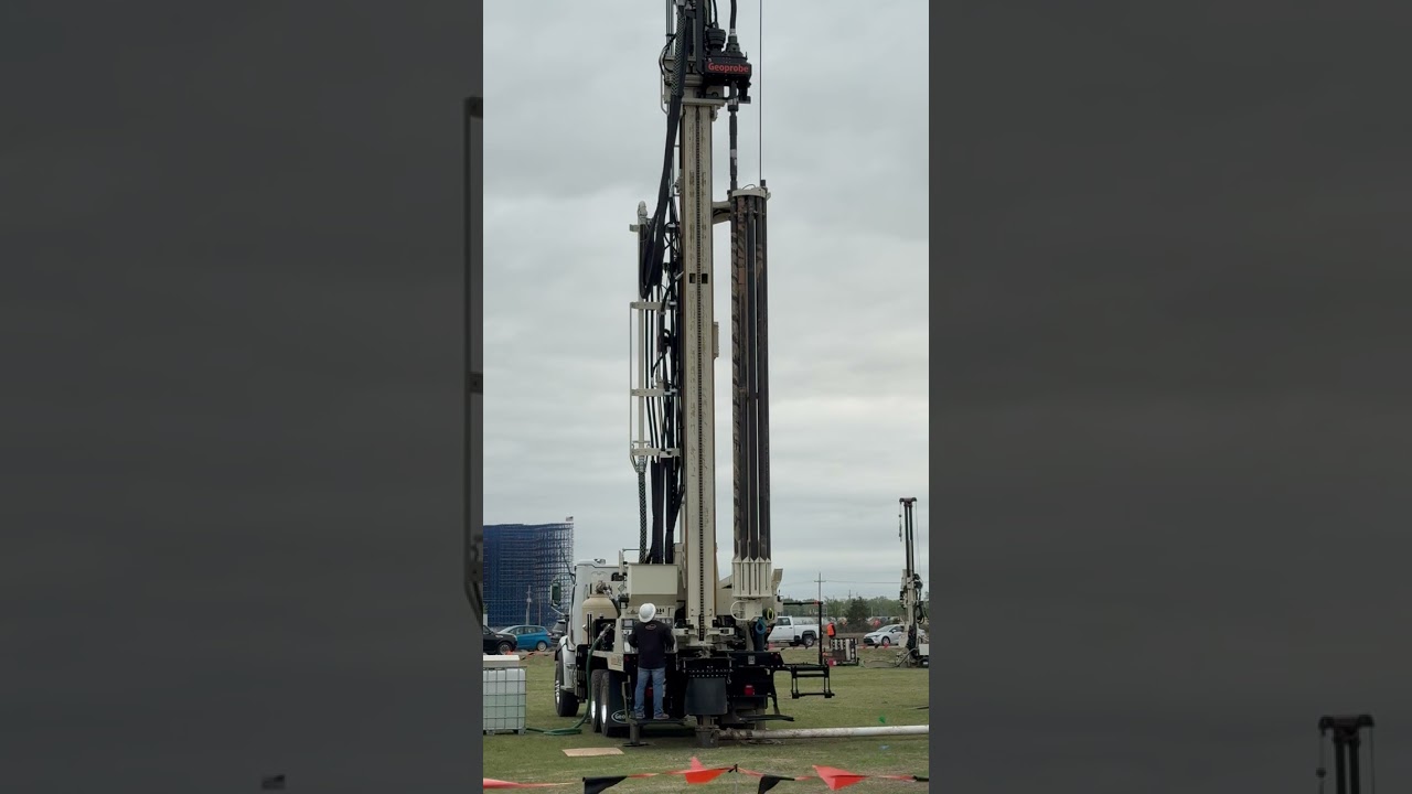 DM-650 Tripping Out . . .  💧  Drillmax, Salida, Kansas, 2024 Expo