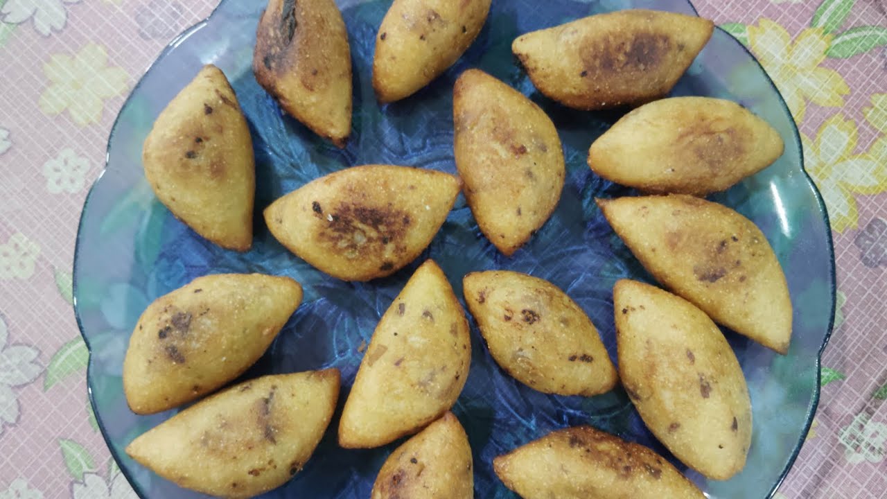 Bengali Misti alur pithe recipe।রাঙা আলুর ভাজা পুলি পিঠে  #food #pitha #bengali #easyrecipe #trend 