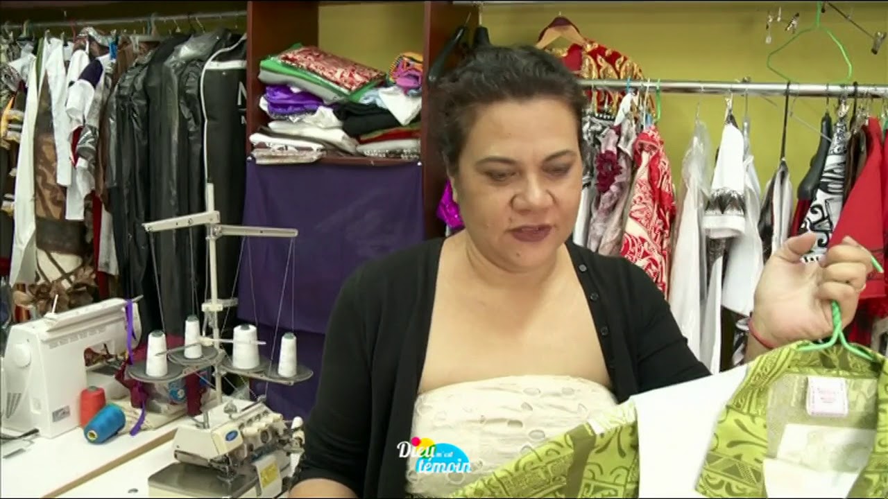 Nouvelle-Calédonie : cette couturière brode les aubes des prêtres
