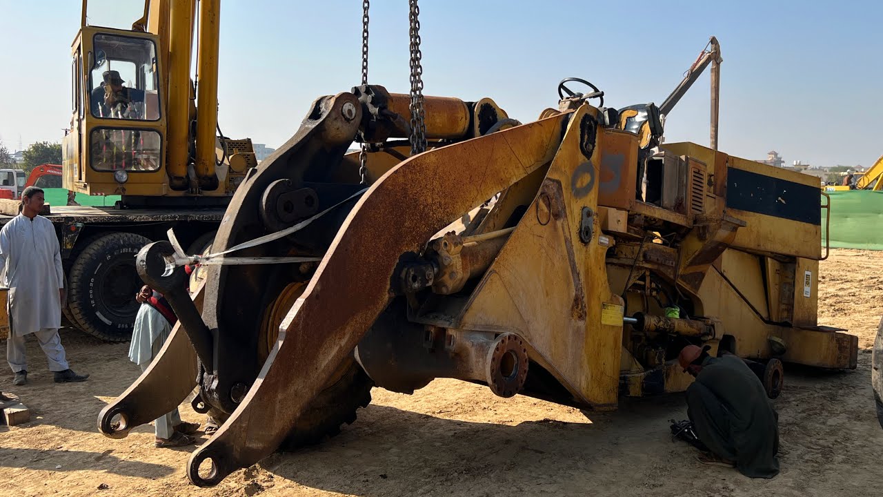 “How Pakistani Mechanics Assemble South American  Caterpillar Parts Into Tough Heavy Machinery