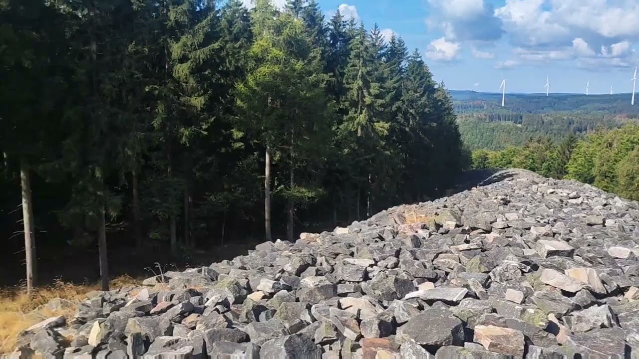 Szybkie Shorty Na Szlaku. Keltentreppe auf den Ringwall