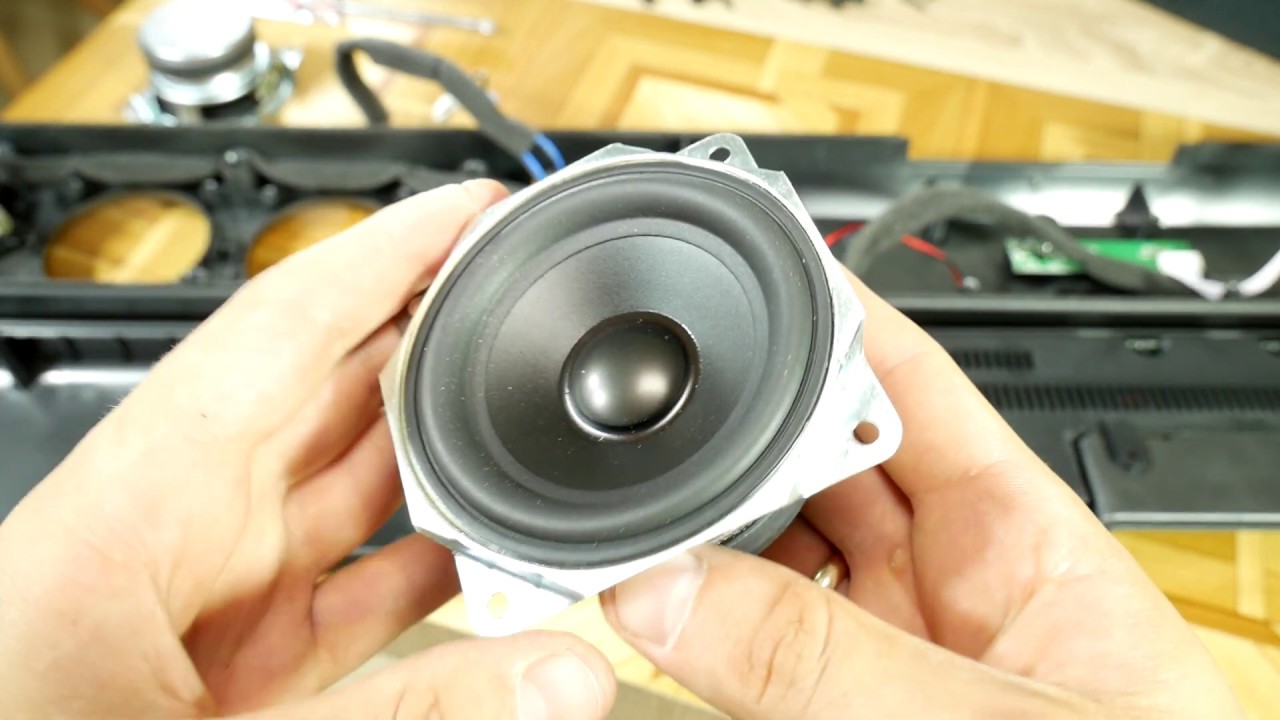 Look inside Jamo soundbar with 10