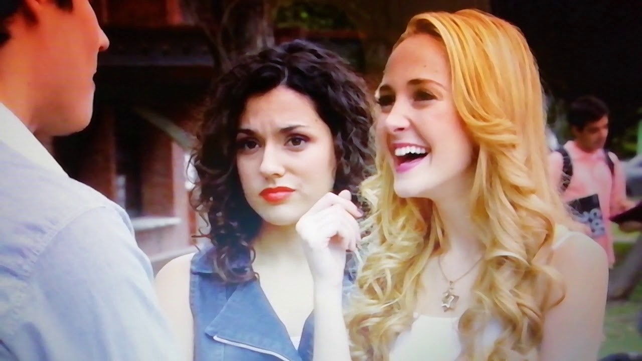 Violetta English - Leon and Ludmi talk, Vilu is sad and talk Tomas -