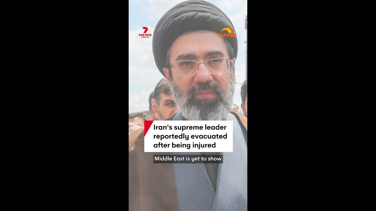 По сообщениям, верховный лидер Ирана был эвакуирован после получения ранений.
