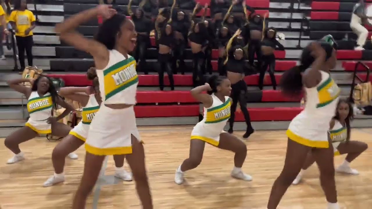 Monroe Cheerleaders are BACK!!!