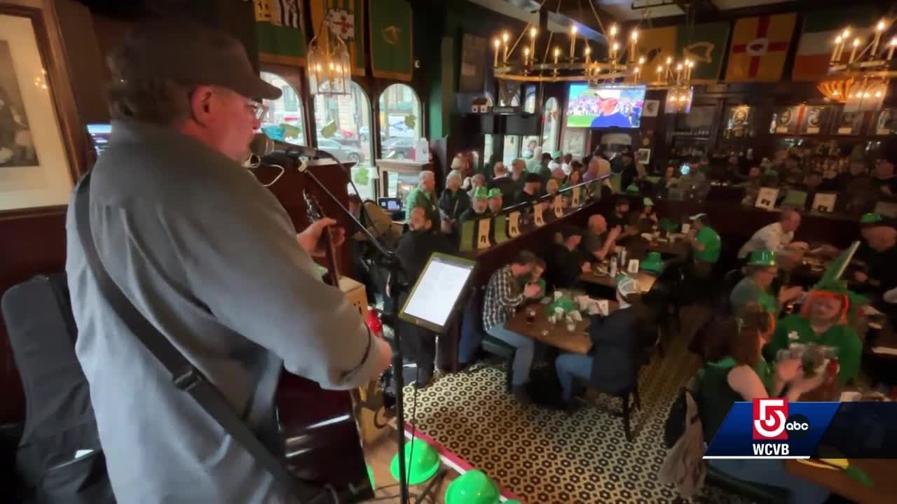 Boston pubs packed despite rainy St. Patrick's Day