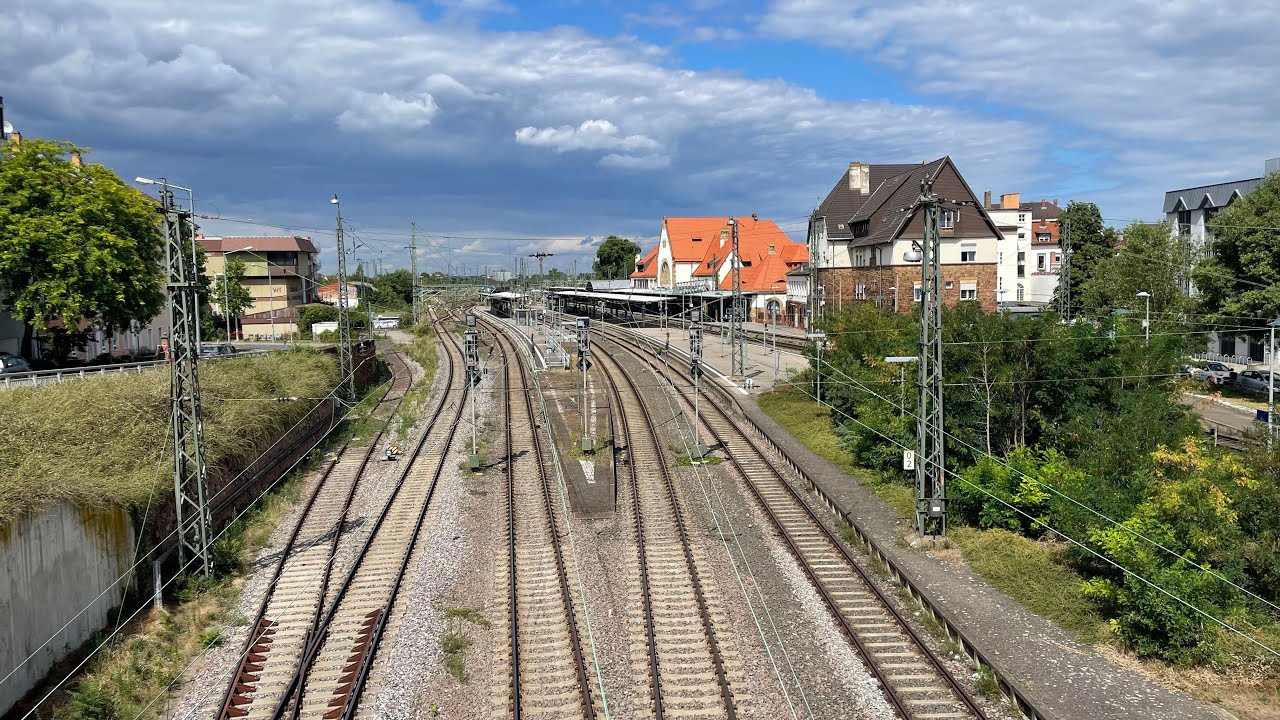 Zugverkehr am Hauptbahnhof Worms