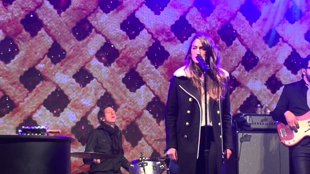 Sara Bareilles Performs 