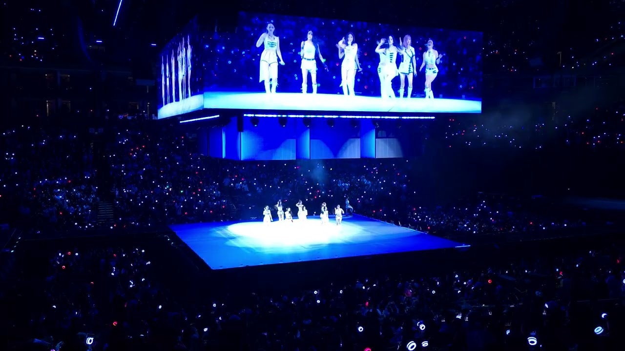 Twice (트와이스) Moonlight Sunrise - This is For World Tour Oakland 2026 4K