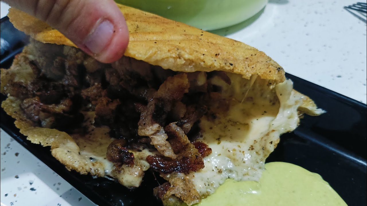 Platillo De Lujo con la Señora del Rancho de Pesquería NL México,Costra de🧀 Rellena de Carne Asada 🥩