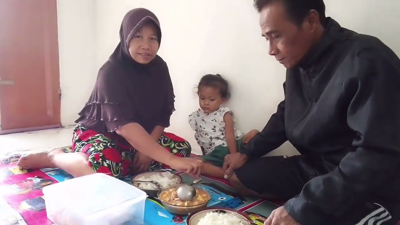 Makan siang lauknya sambel tumpang😋