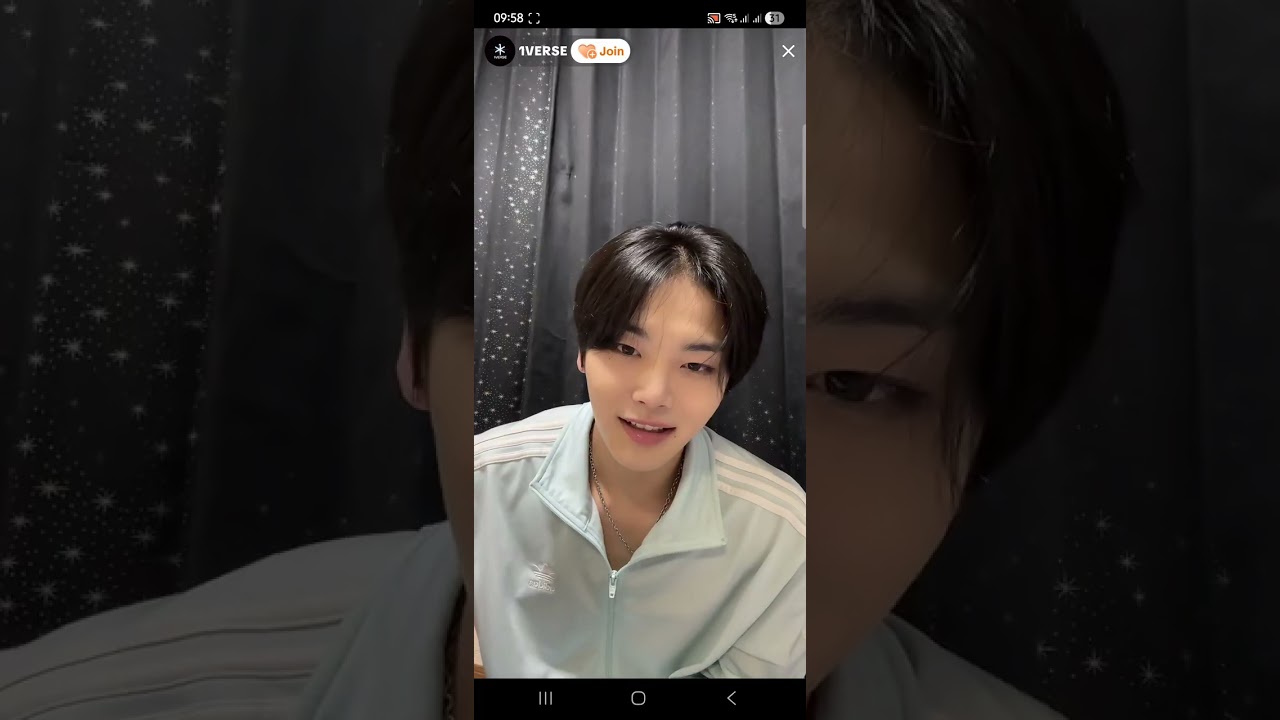 251128 #AITO TIKTOK LIVE :: skip to 0:37 if u want bc the recording wasnt working