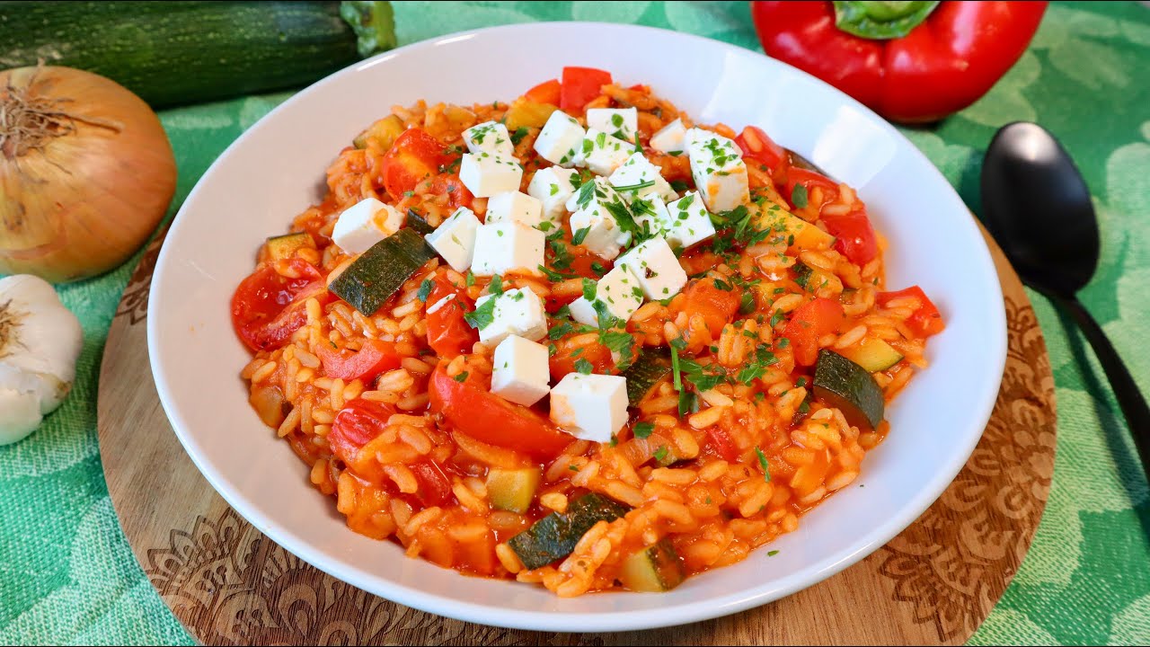 Schnelle Reispfanne mit Gemüse und Feta