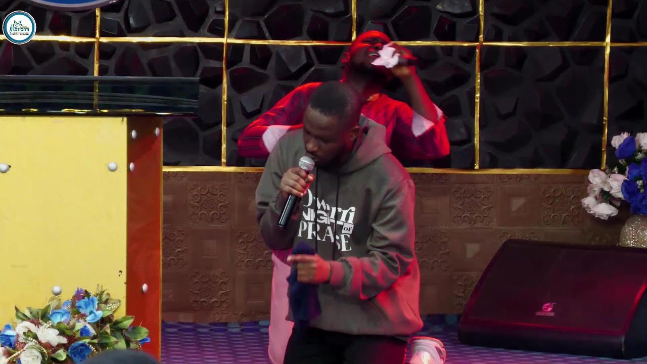 DON'T GIVE UP! I AM THE GOD OF THE 11TH HOUR! (A Powerful Worship Encounter You Need to See) 