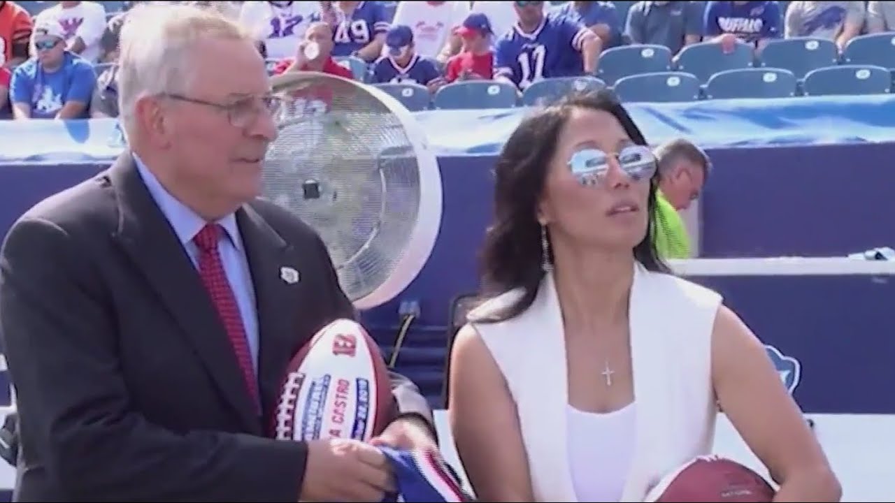 Tennis player Jessica Pegula updates on mother Kim's cardiac arrest