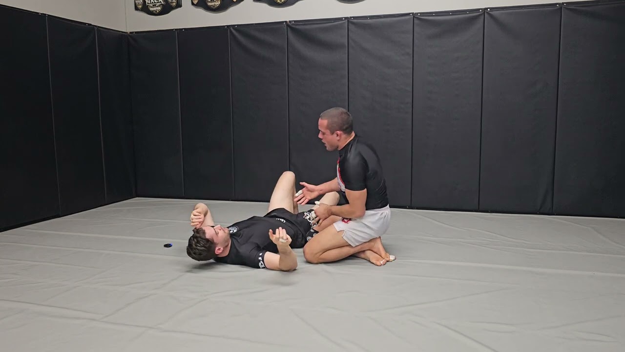 Clearing the cross shoulder post and addressing the knee elbow frame when looking to knee cut pass.