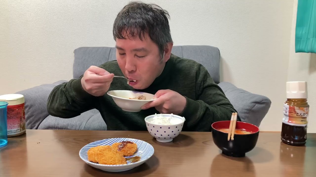 ご飯🍚味噌汁、シチュー、とんかつが、美味しかった😋
