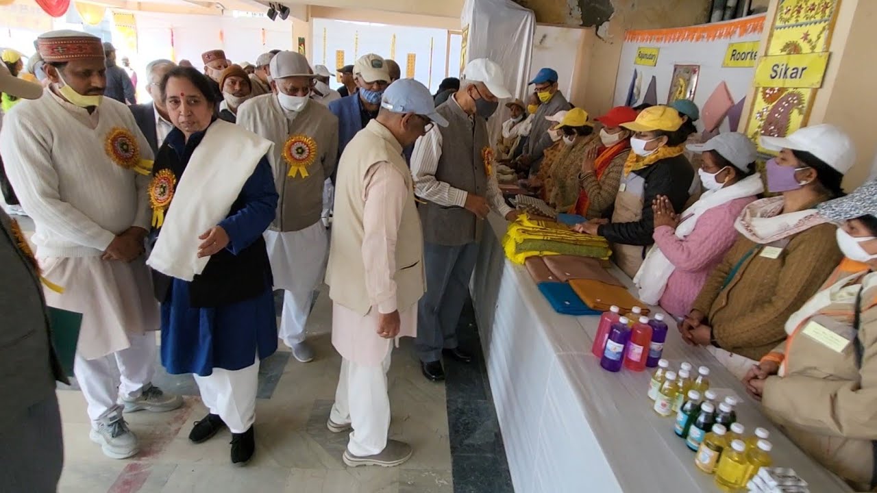 #dayalbagh एलोरा ब्रांच में लगी दयालबाग के उत्पादको की प्रदर्शनी 