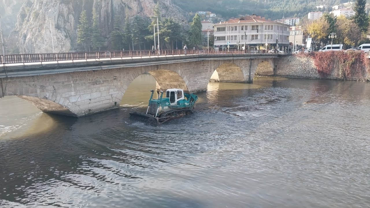 to clean the river LİEBHERR DOZER 754 #dozer #liebherr #bulldozer #keşfet #komatsu #kepçe #cat #cats
