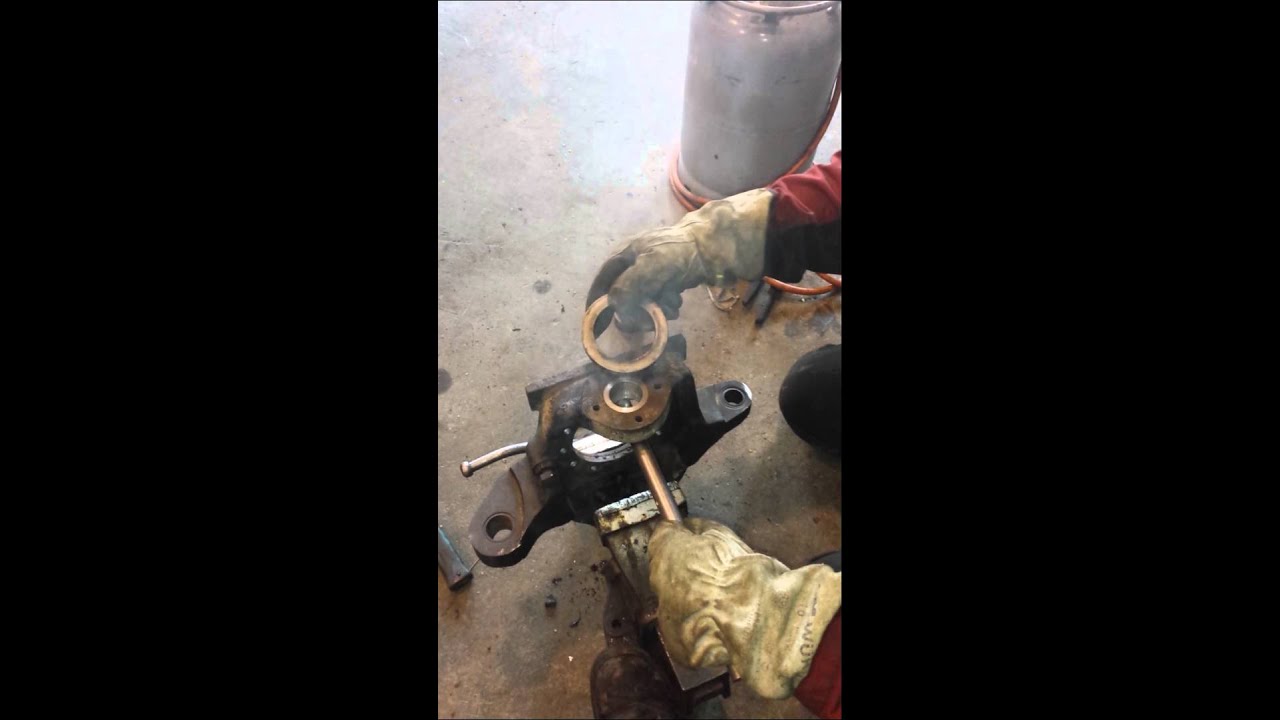 Deutz-fahr dx 4.70 king pin repair.