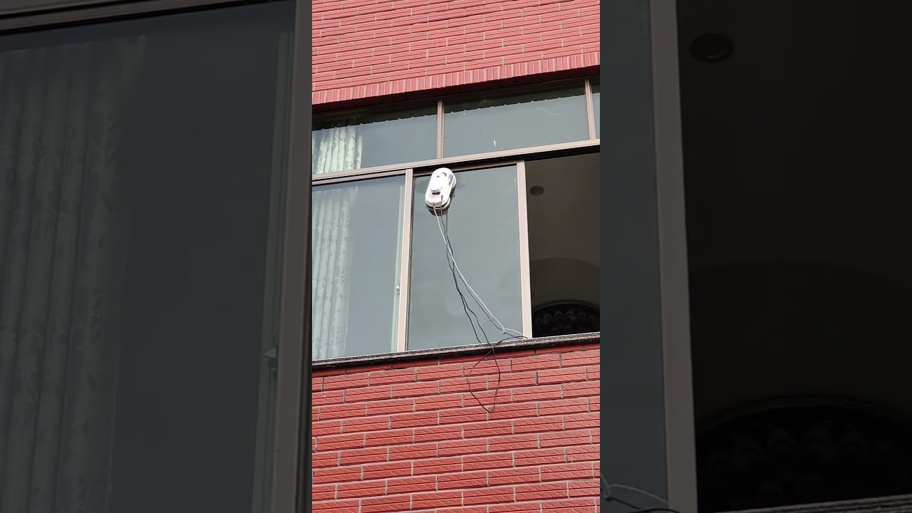 🎉🎉Window Cleaning Robot - Make Your Windows Sparkle 😃#windowcleaning #goodthing #cleaningsolutions